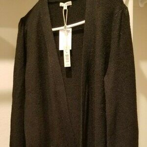 Max Studio black sweater, long sleeves with two pockets